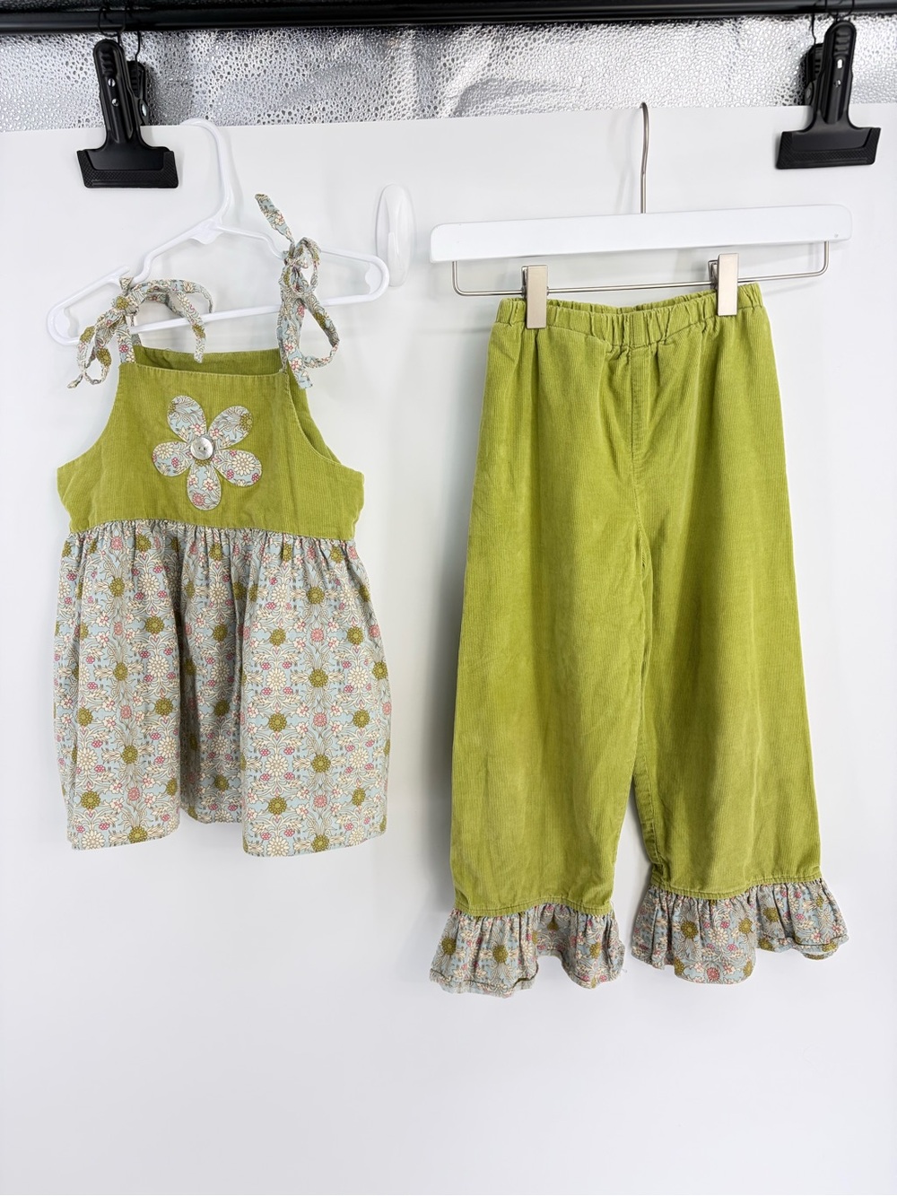 Hannah Kate Clothing Boho Green Floral Two-Piece Corduroy Boutique Set - Size 5